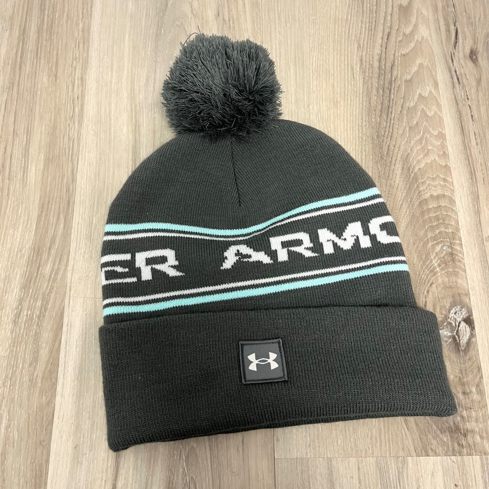 Under Armour Logo Gray Knit Pom Pom Beanie Hat in OSFM